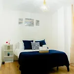 Beautiful Spacious Two Bed Facing The Ocean!