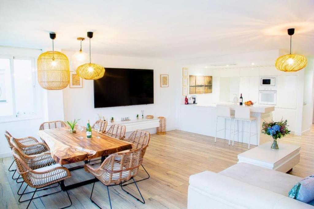 Beautiful Spacious Two Bed Facing The Ocean! Marbella